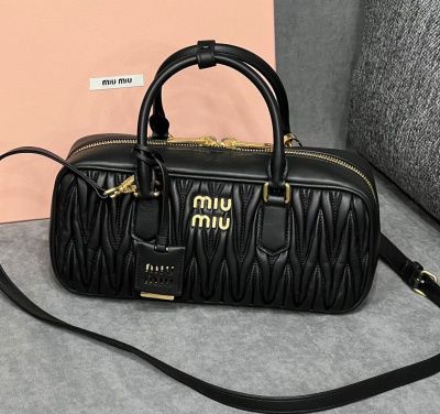 СУМКА MIU MIU фото
