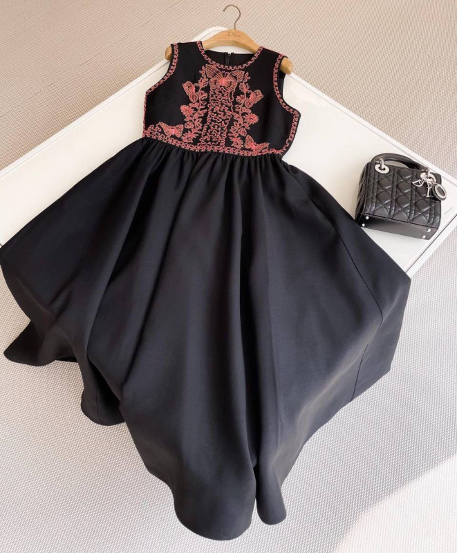 ПЛАТЬЕ CHRISTIAN DIOR фото