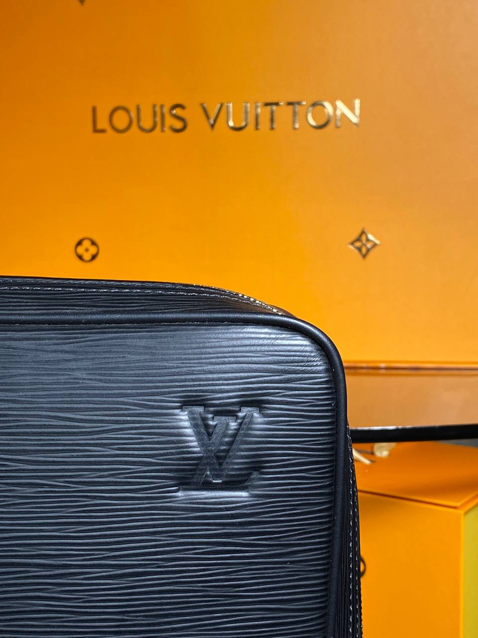 МУЖСКОЙ ПОРТФЕЛЬ LOUIS VUITTON детальное фото