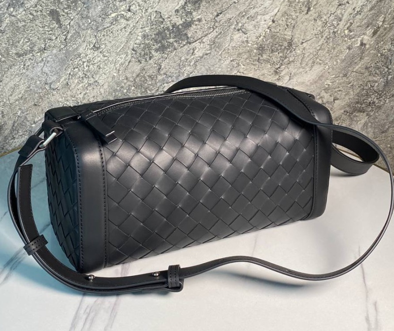 МУЖСКАЯ СУМКА МЕССЕНДЖЕР BOTTEGA VENETA фото