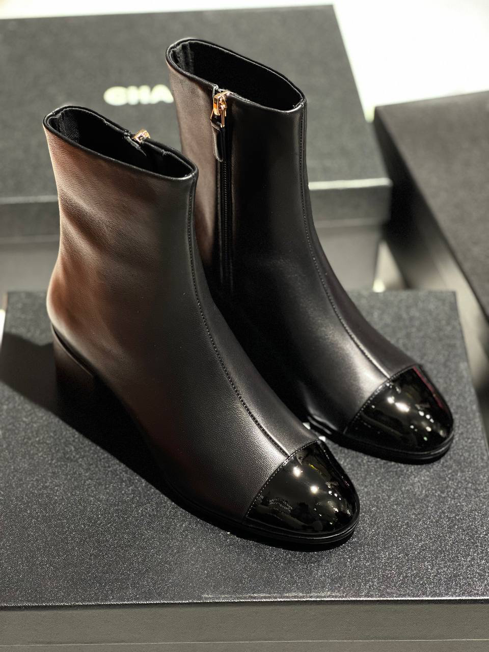 БОТИЛЬОНЫ CHANEL детальное фото