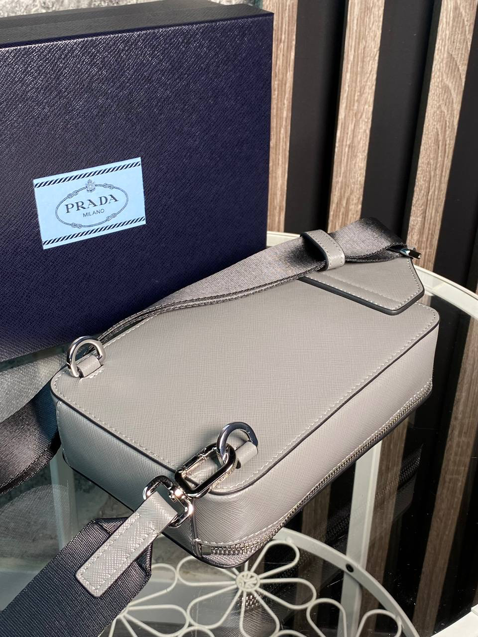 МУЖСКАЯ СУМКА СЛИНГ PRADA детальное фото