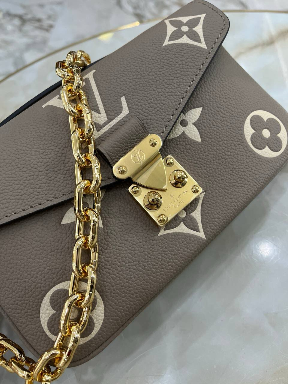 СУМКА LOUIS VUITTON POCHETTE METIS детальное фото