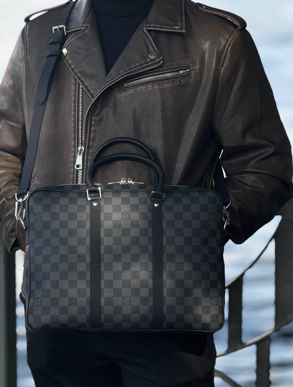 МУЖСКОЙ ПОРТФЕЛЬ LOUIS VUITTON детальное фото