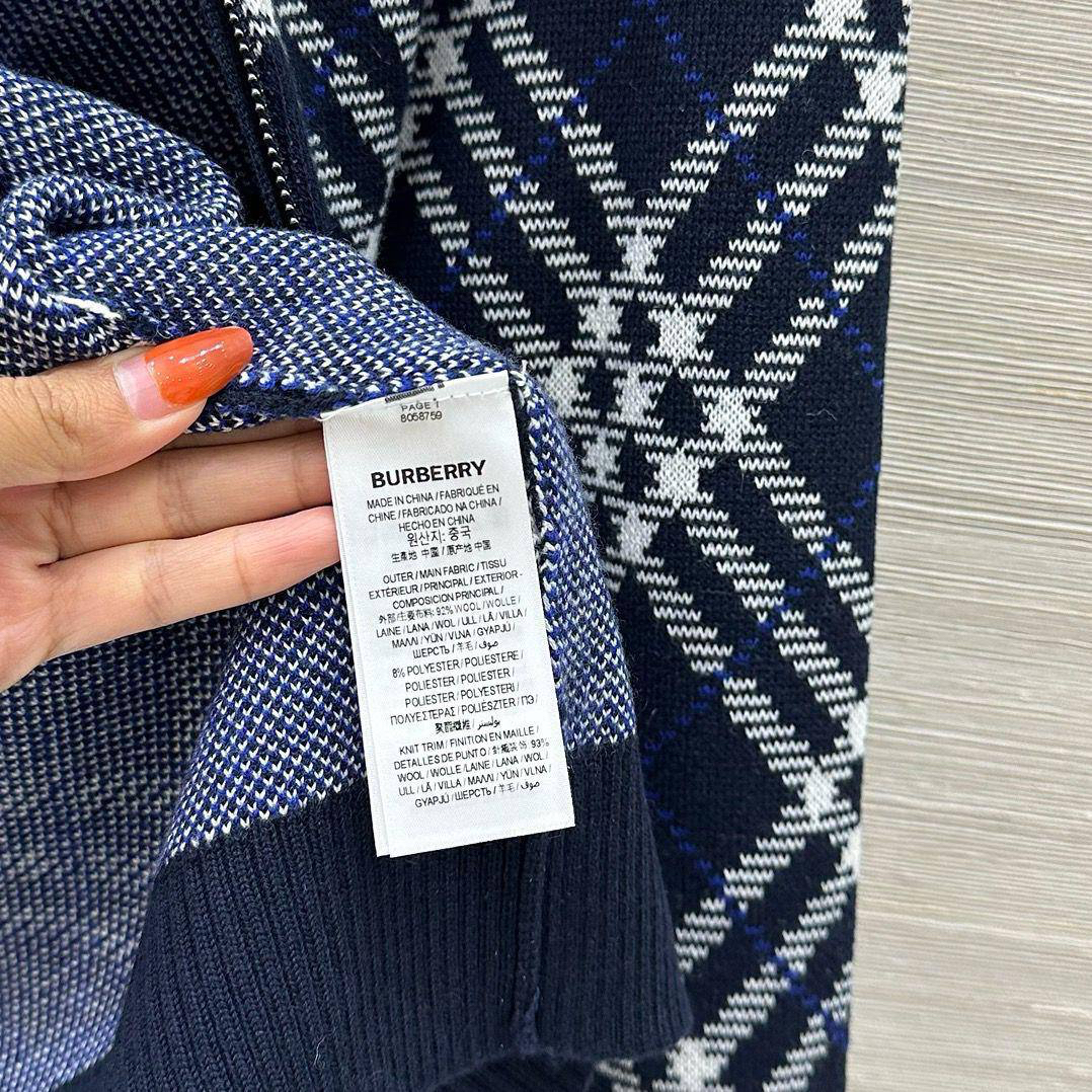 БОМБЕР BURBERRY детальное фото