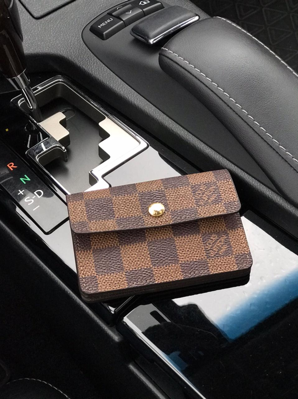 ВИЗИТНИЦА LOUIS VUITTON детальное фото