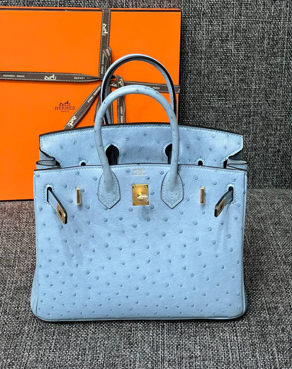 СУМКА HERMES BIRKIN 25 OSTRICH MYKONOS GOLD HARDWARE детальное фото
