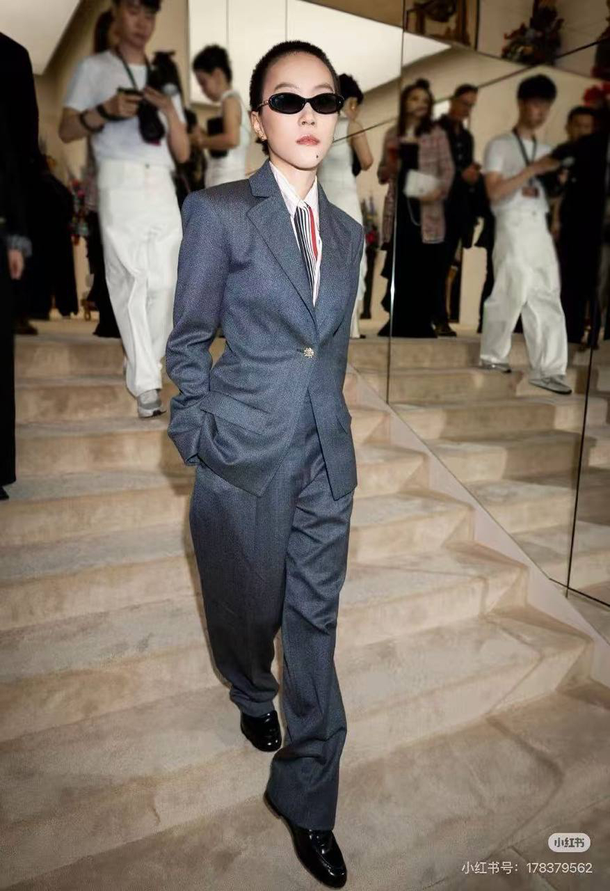 КОСТЮМ CHANEL детальное фото