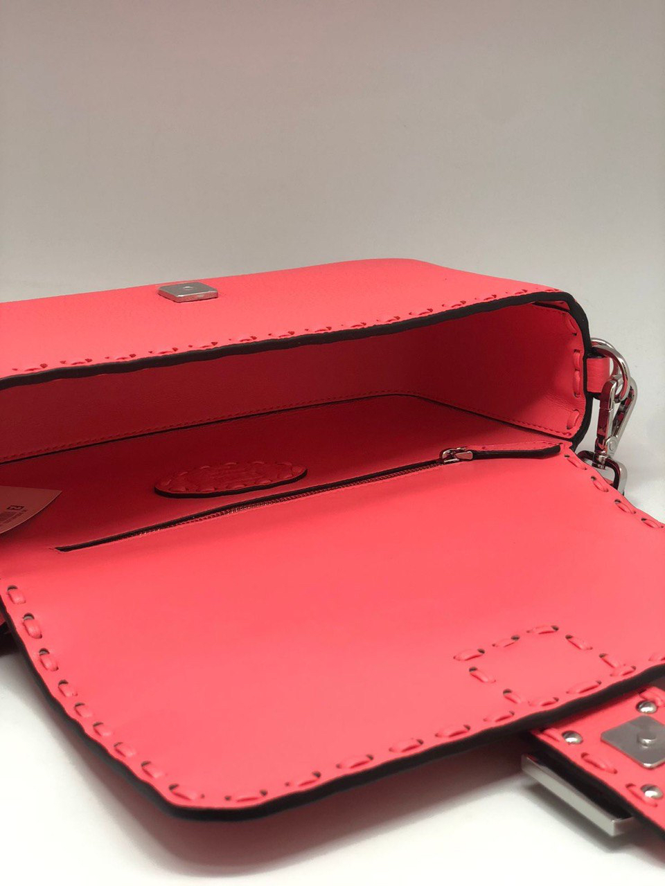 СУМКА FENDI BACUETTE детальное фото