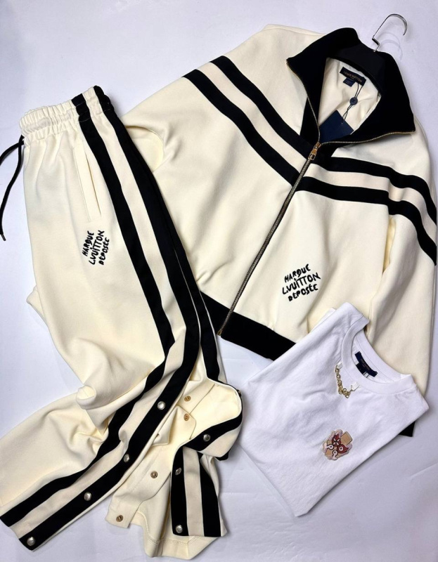 КОСТЮМ LOUIS VUITTON фото