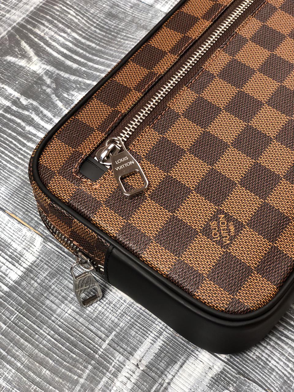 КЛАТЧ LOUIS VUITTON KASAI детальное фото