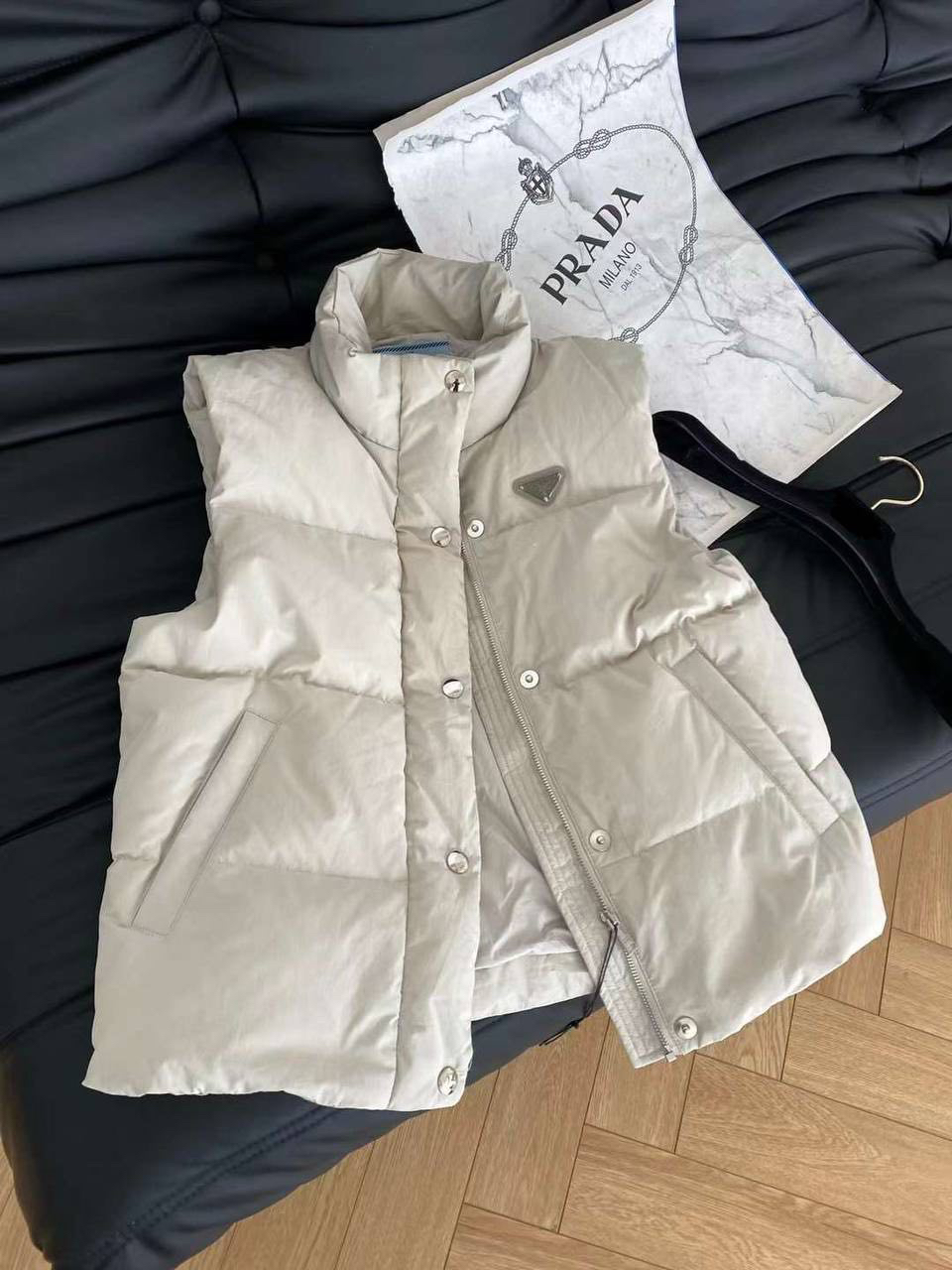 ЖИЛЕТ PRADA детальное фото