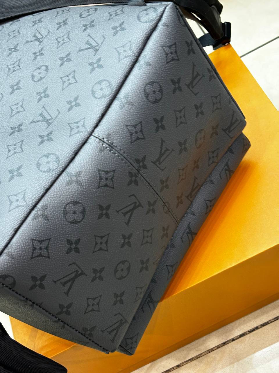 МУЖСКОЙ РЮКЗАК LOUIS VUITTON детальное фото