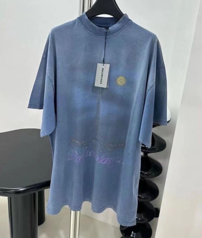 ФУТБОЛКА BALENCIAGA фото