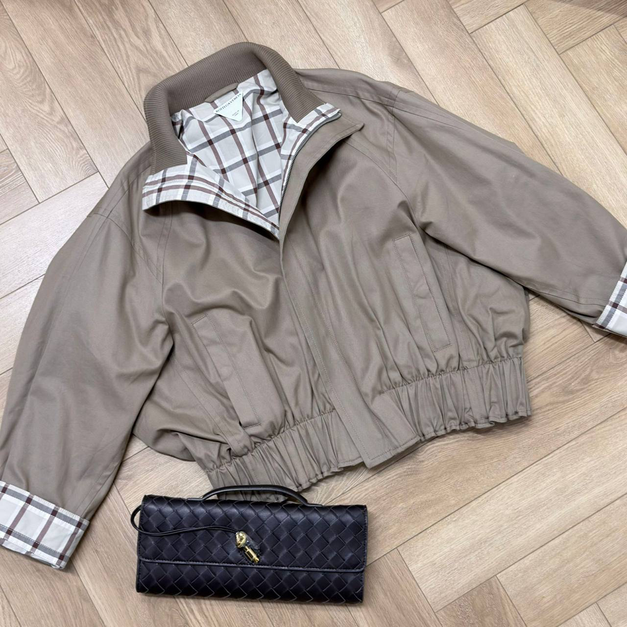 ВЕТРОВКА BOTTEGA VENETA детальное фото