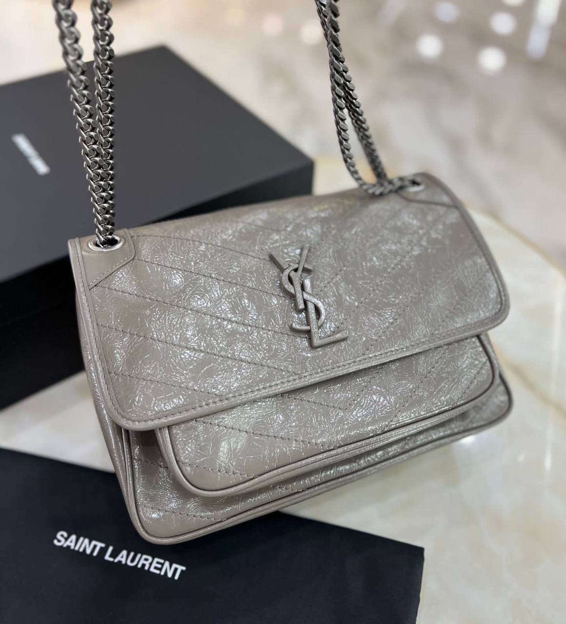 СУМКА SAINT LAURENT NIKI MEDIUM детальное фото