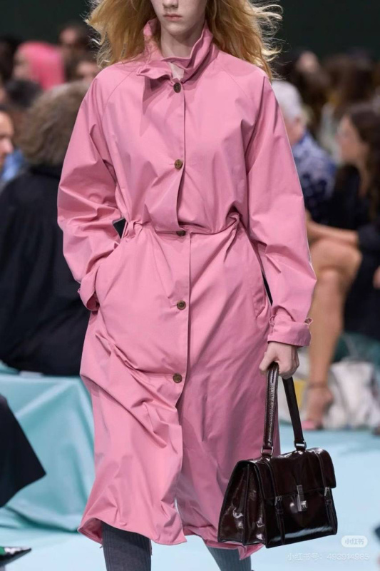 ПЛАЩ PRADA фото