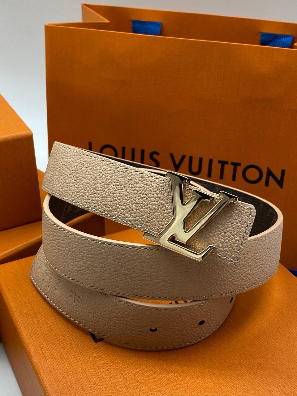 ЖЕНСКИЙ РЕМЕНЬ LOUIS VUITTON детальное фото