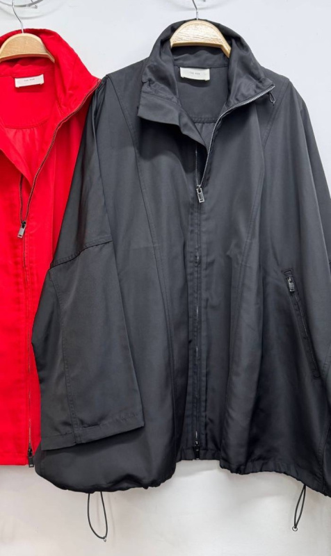 ВЕТРОВКА THE ROW фото