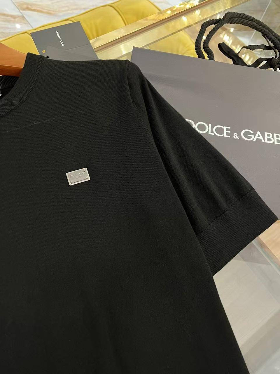 МУЖСКАЯ ФУТБОЛКА DOLCE & GABBANA детальное фото