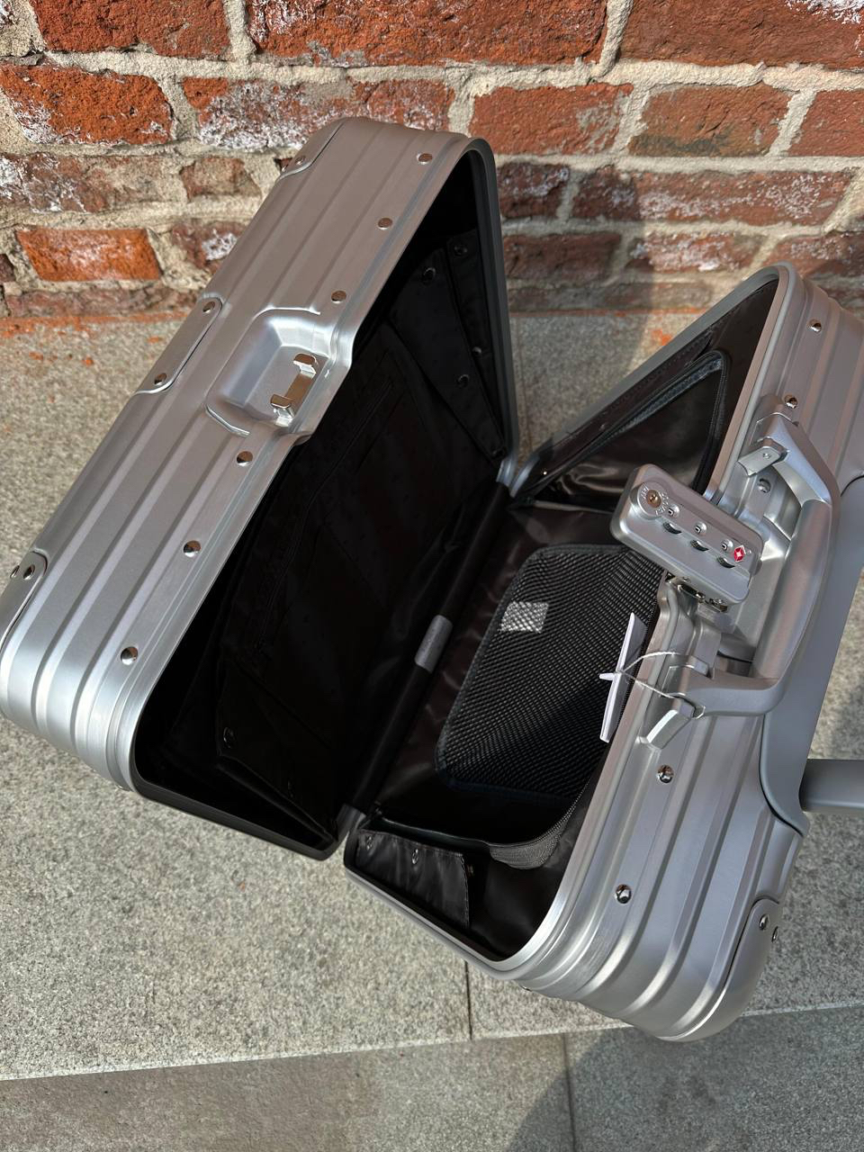 ЧЕМОДАН RIMOWA детальное фото