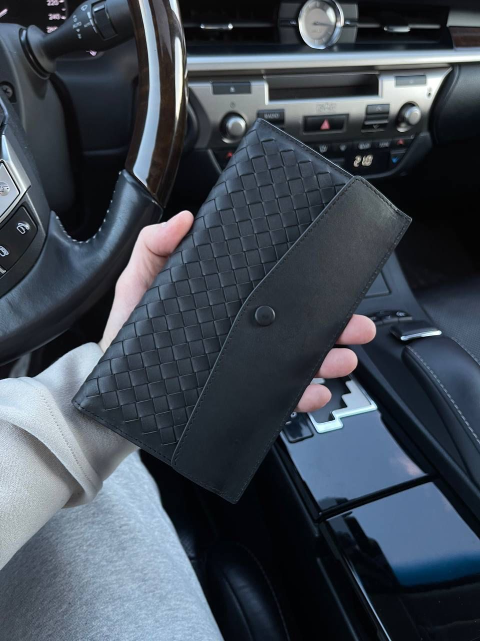 ВИЗИТНИЦА BOTTEGA VENETA детальное фото