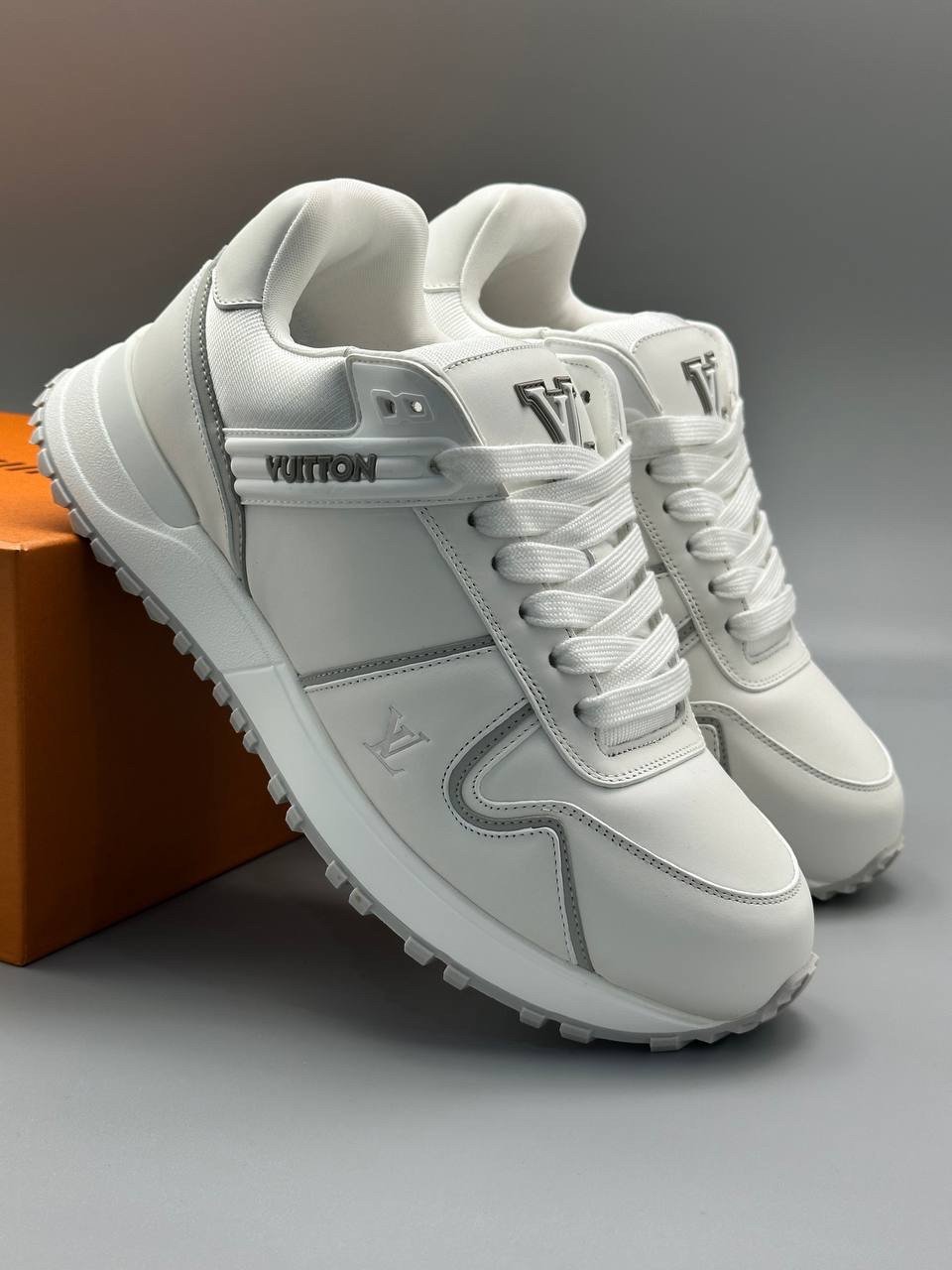 МУЖСКИЕ КРОССОВКИ LOUIS VUITTON детальное фото
