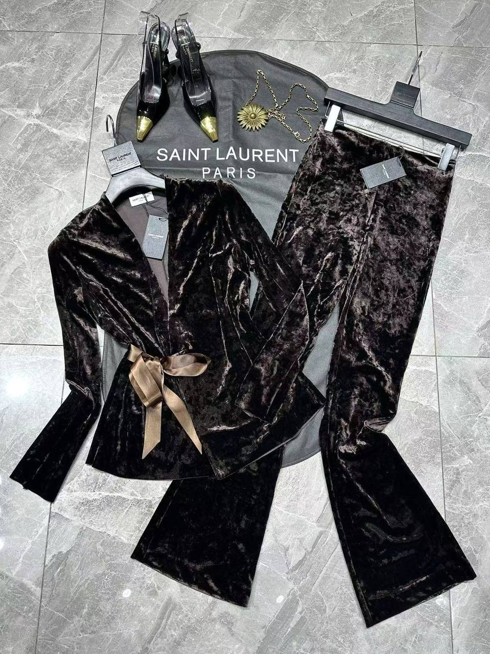 КОСТЮМ SAINT LAURENT детальное фото