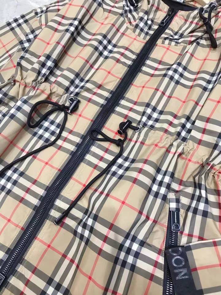 КУРТКА BURBERRY детальное фото