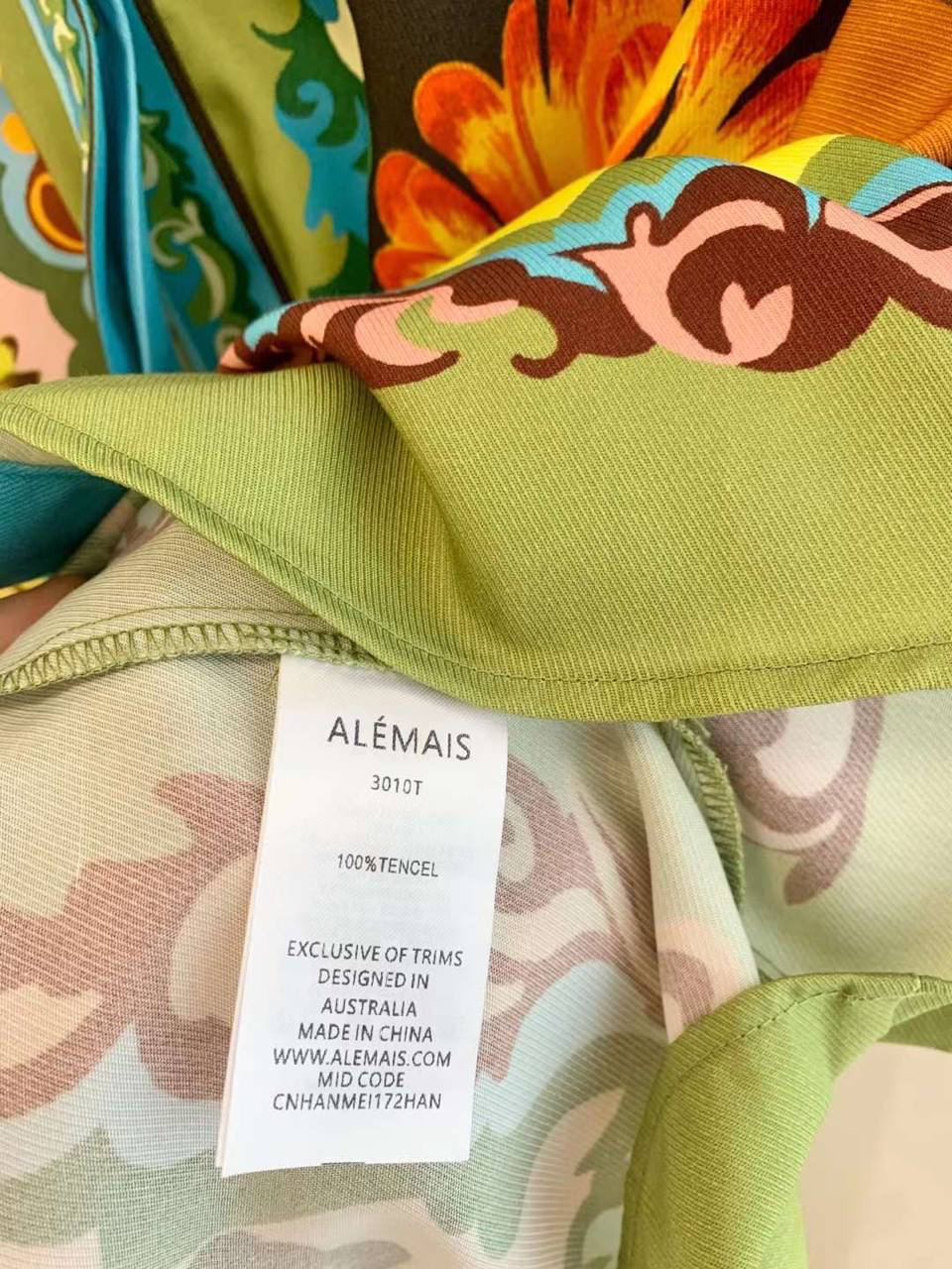 КОСТЮМ ALEMAIS детальное фото