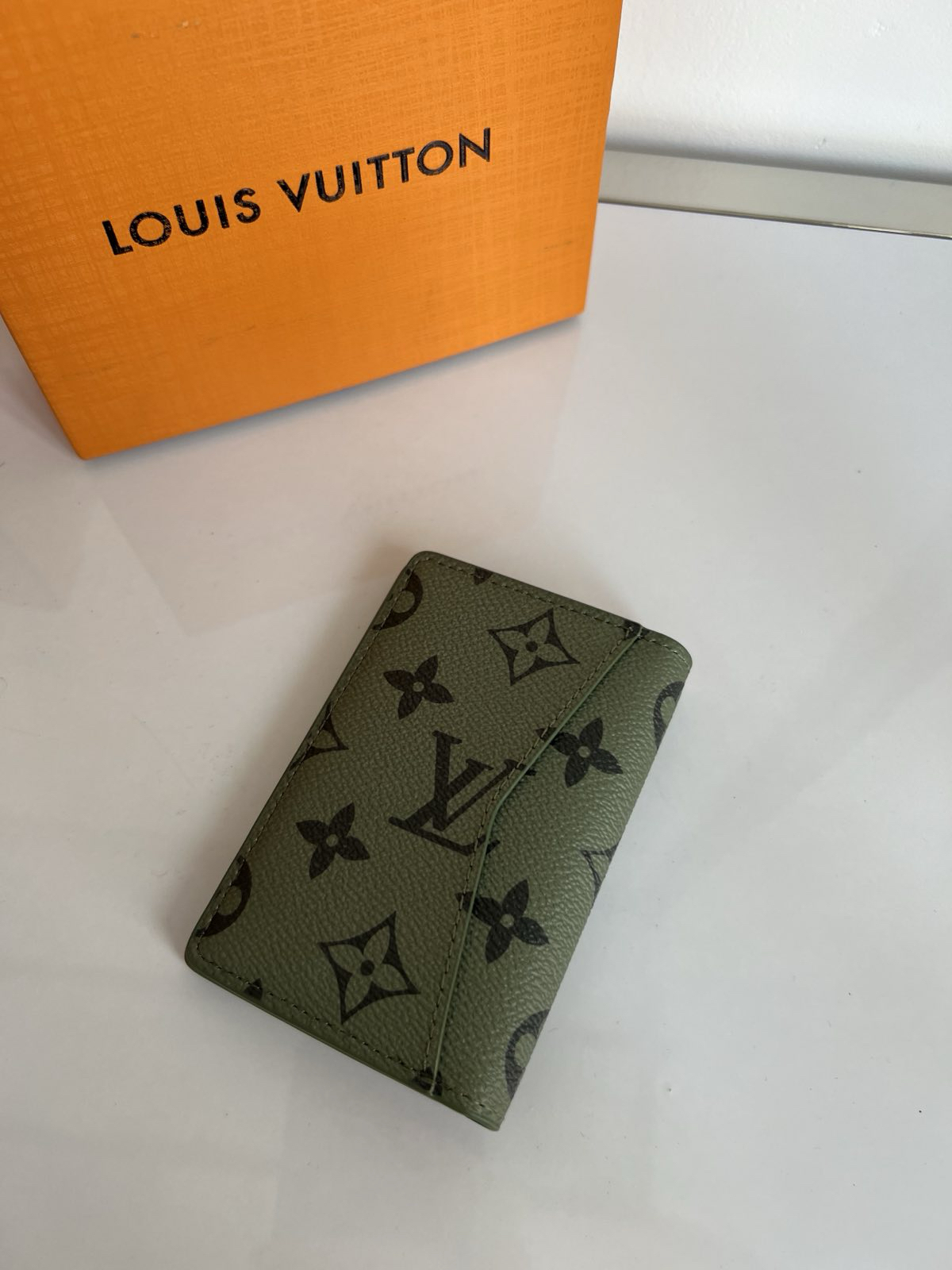 ВИЗИТНИЦА LOUIS VUITTON детальное фото