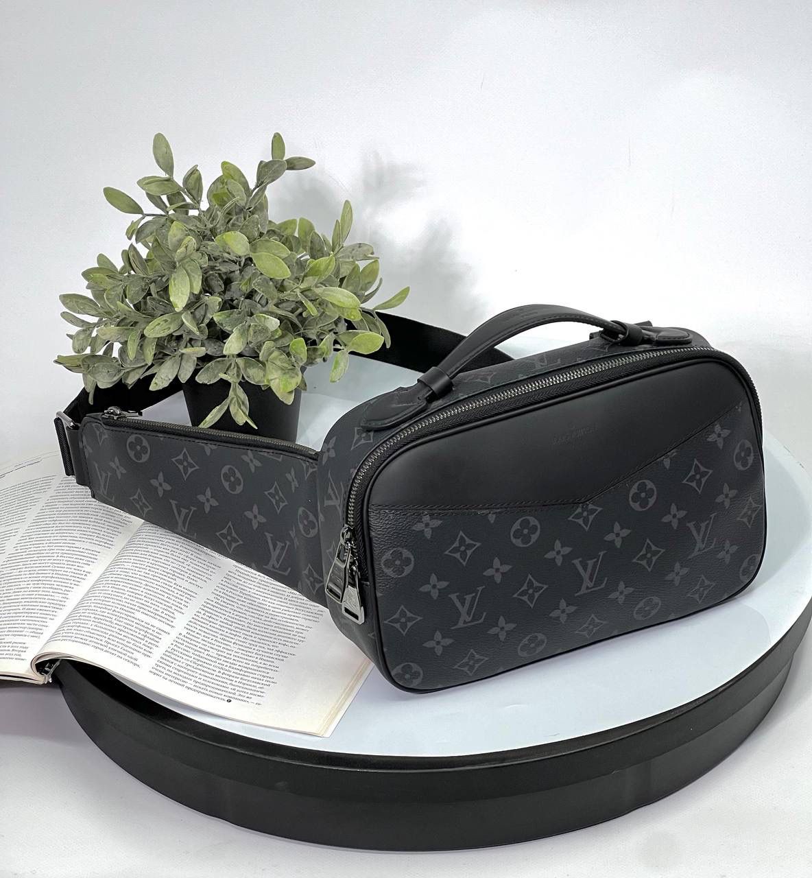 МУЖСКАЯ СУМКА СЛИНГ LOUIS VUITTON детальное фото