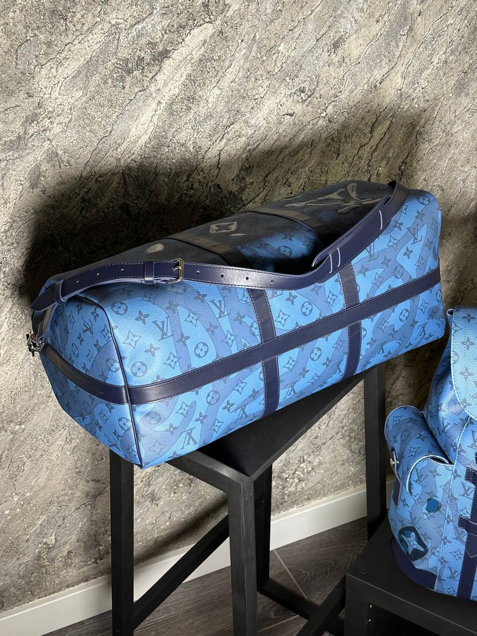 ДОРОЖНАЯ СУМКА LOUIS VUITTON детальное фото