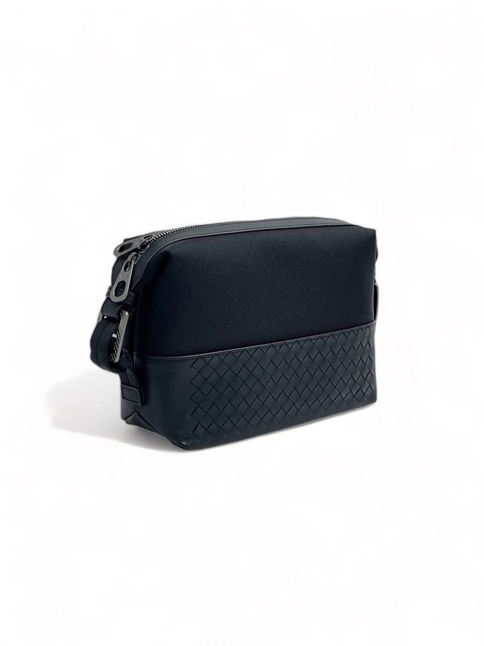 МУЖСКОЙ КЛАТЧ BOTTEGA VENETA детальное фото