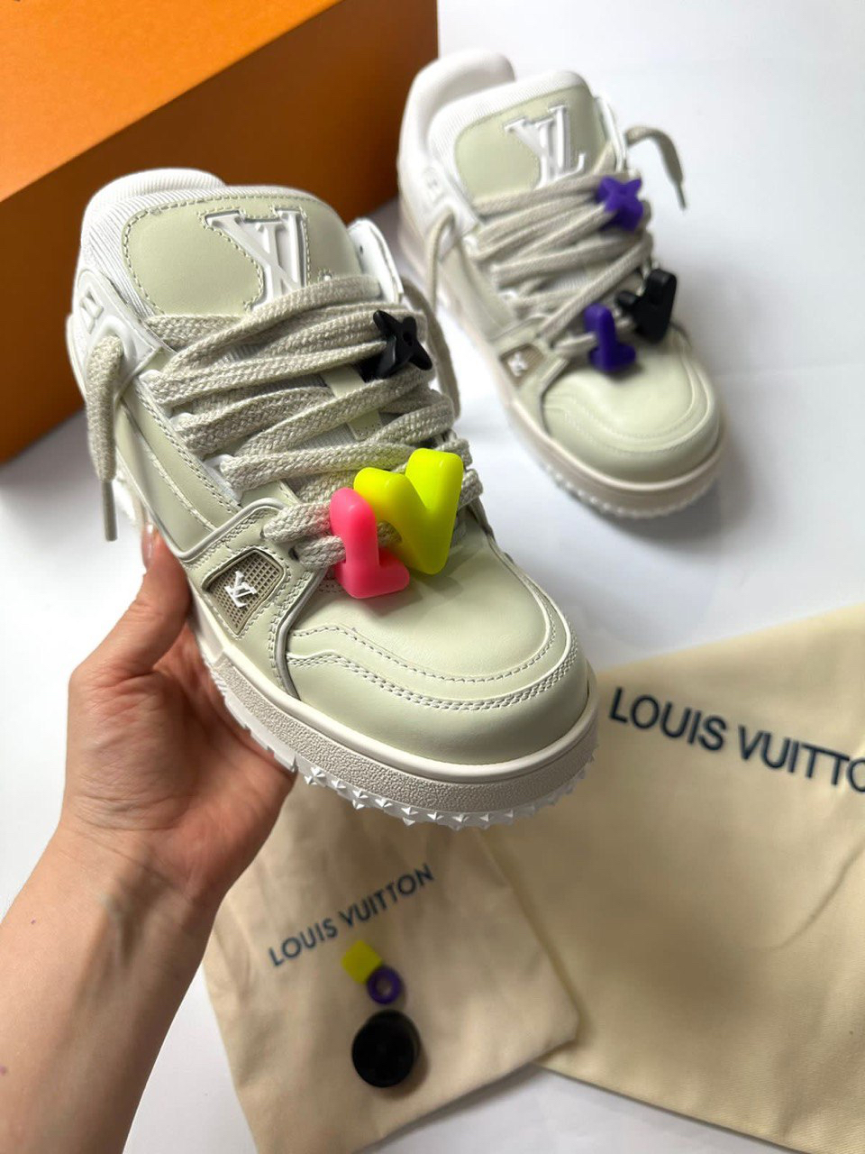 КРОССОВКИ LOUIS VUITTON детальное фото