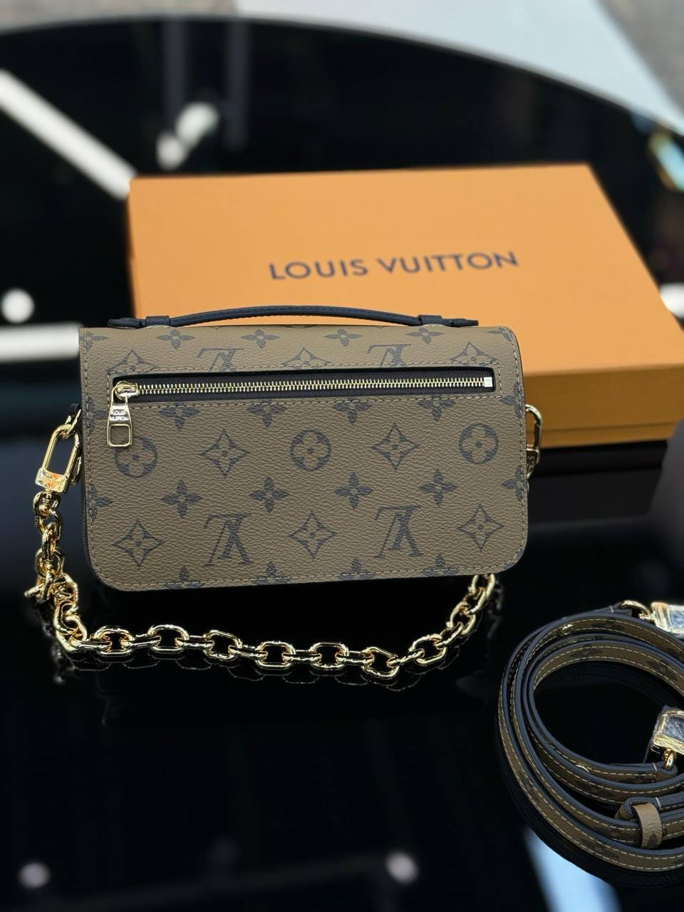 СУМКА LOUIS VUITTON POCHETTE METIS детальное фото
