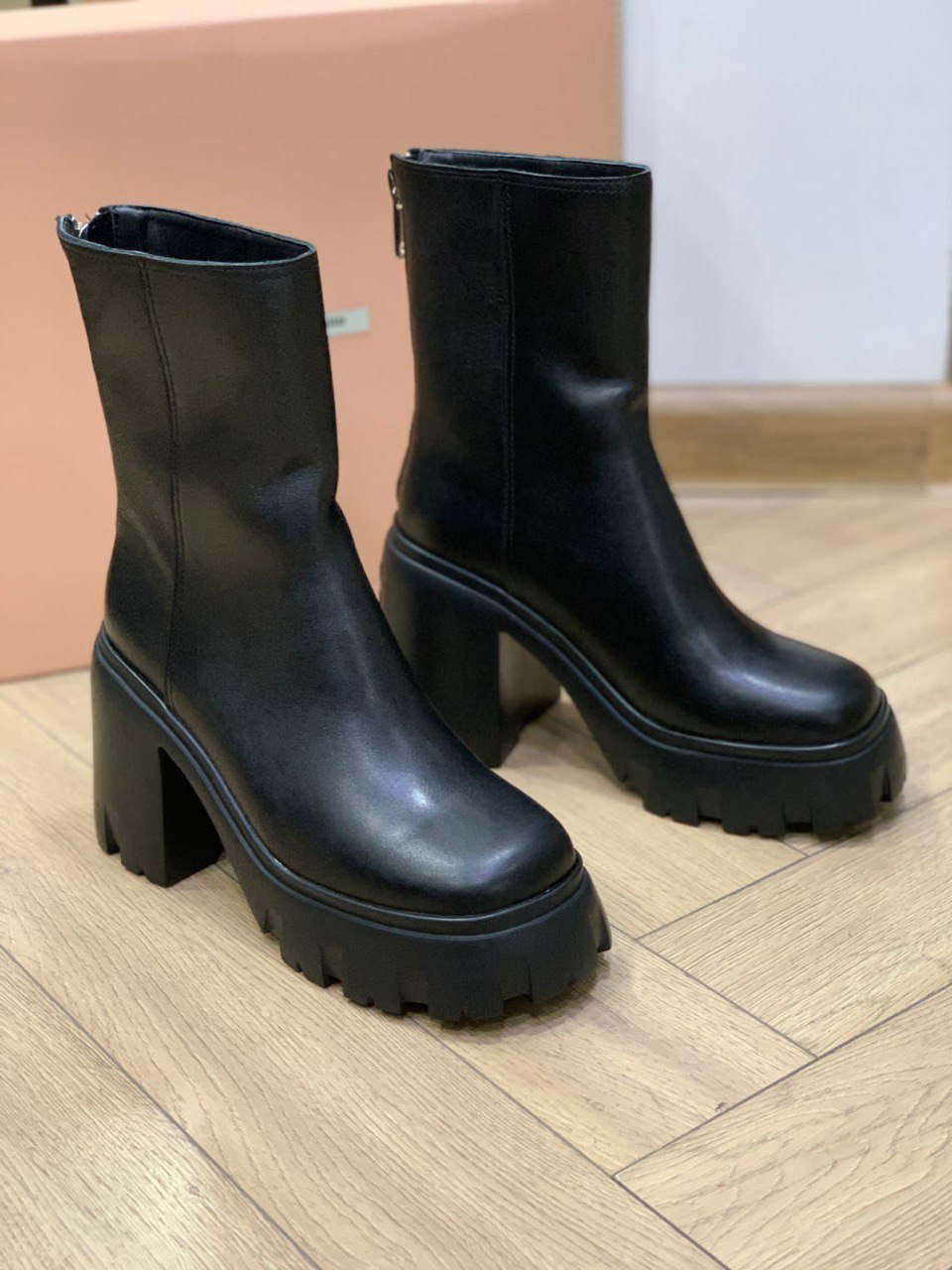 БОТИЛЬОНЫ MIU MIU детальное фото