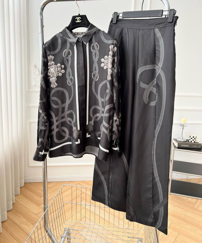 КОСТЮМ HERMES фото