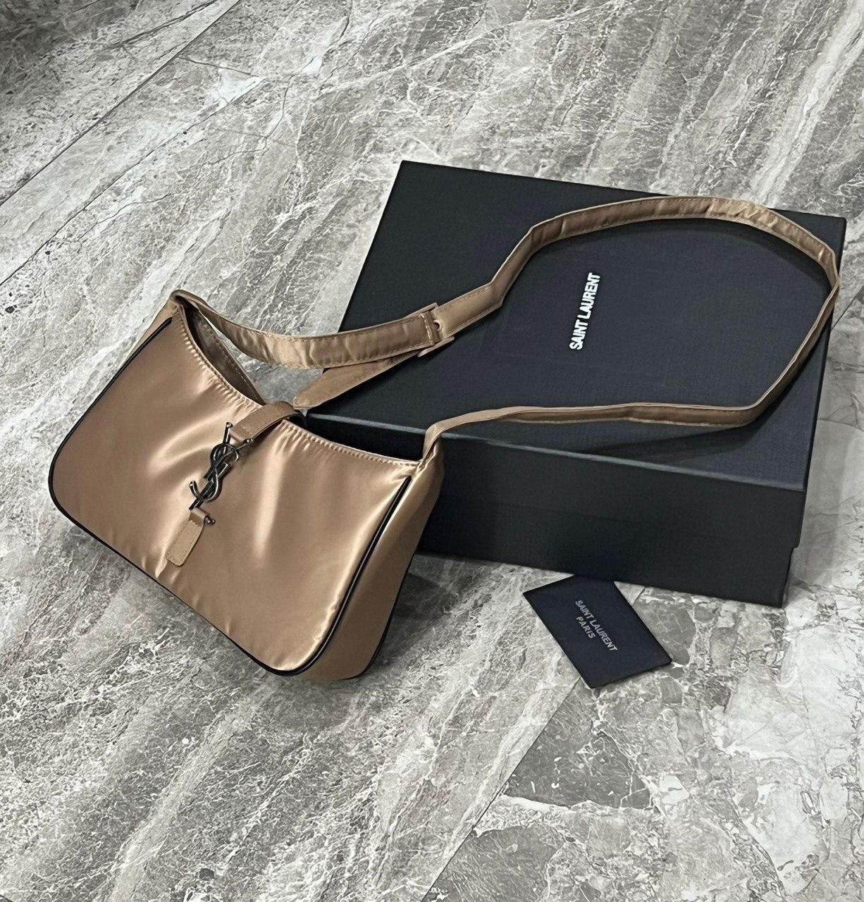 СУМКА SAINT LAURENT детальное фото