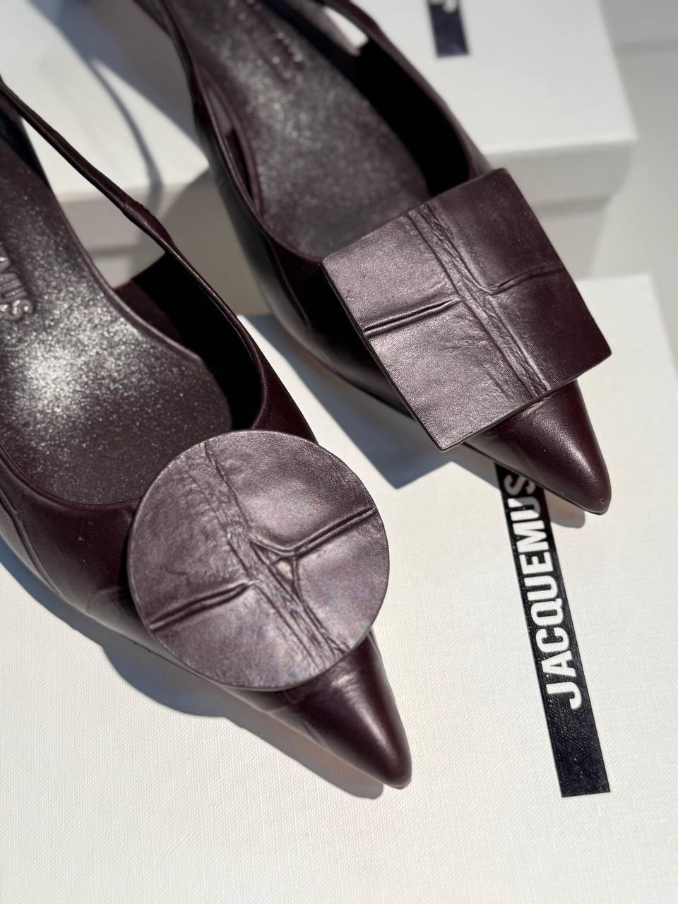 ТУФЛИ JACQUEMUS детальное фото