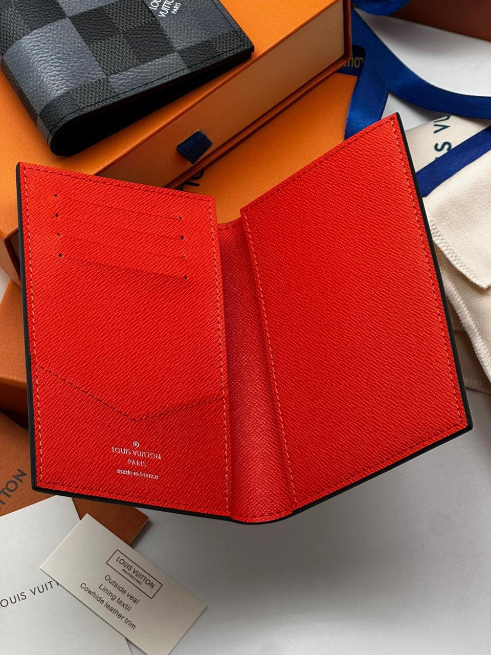 МУЖСКАЯ ОБЛОЖКА НА ПАСПОРТ LOUIS VUITTON детальное фото
