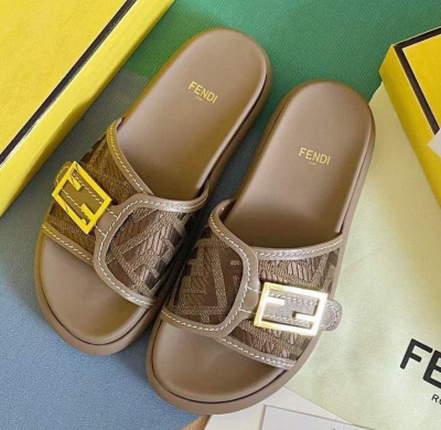 ШЛЕПКИ FENDI фото