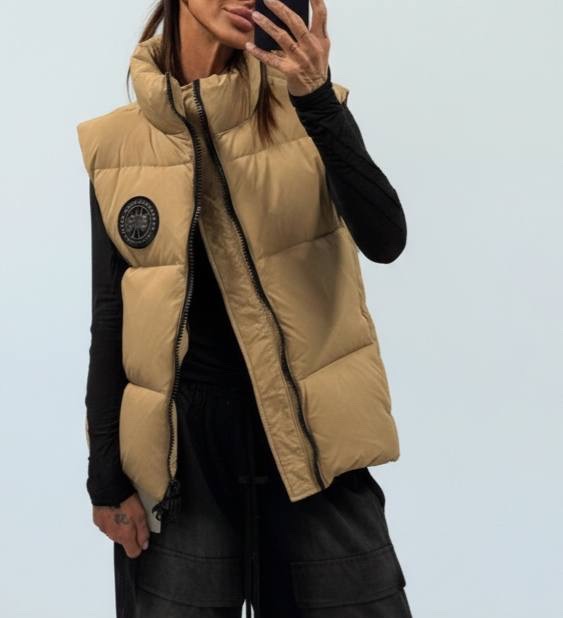 ЖИЛЕТ CANADA GOOSE фото