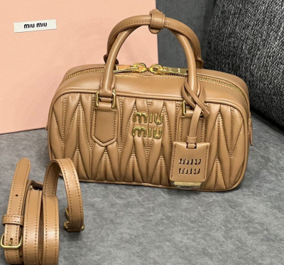 СУМКА MIU MIU фото