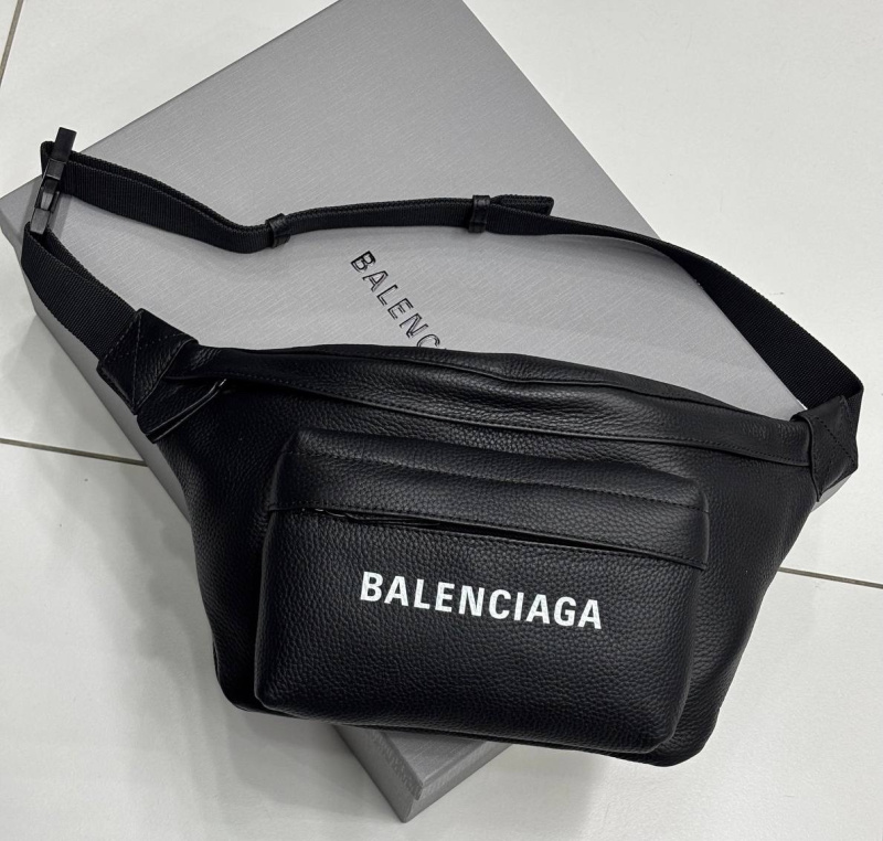 МУЖСКАЯ СУМКА СЛИНГ BALENCIAGA фото