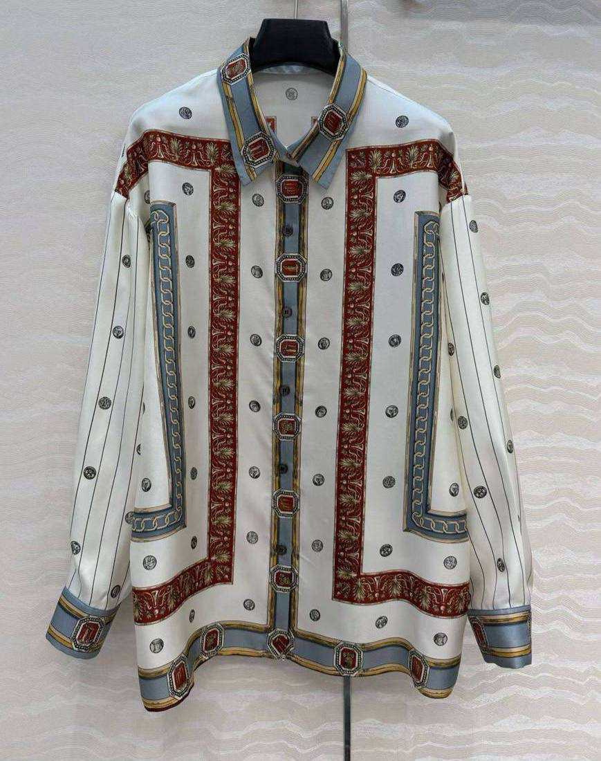 КОСТЮМ VERSACE детальное фото