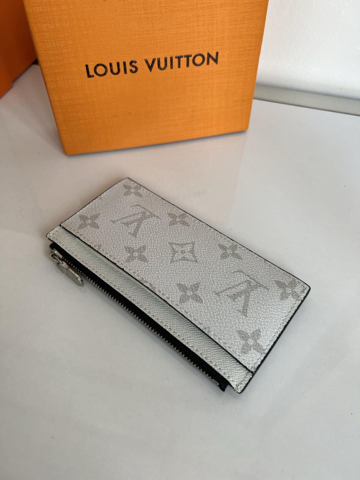 ВИЗИТНИЦА LOUIS VUITTON детальное фото