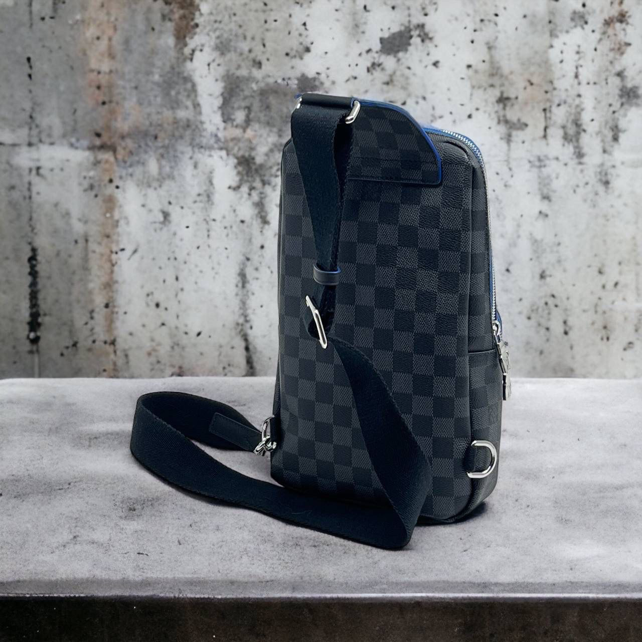 МУЖСКАЯ СУМКА СЛИНГ LOUIS VUITTON AVENUE детальное фото