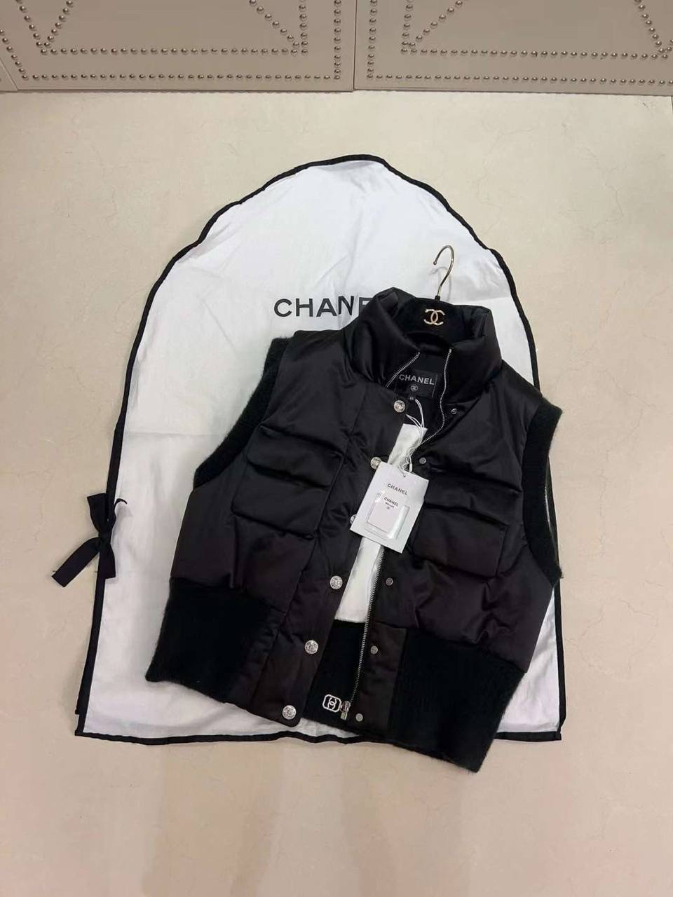 ЖИЛЕТ CHANEL детальное фото