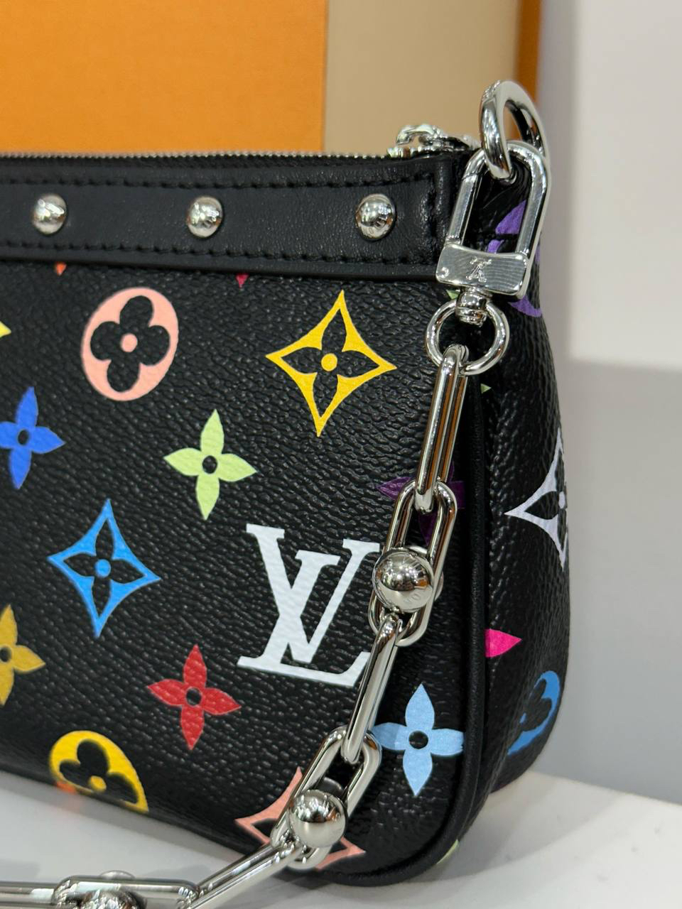 СУМКА LOUIS VUITTON детальное фото